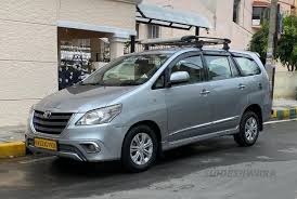 7+1 SUV TOYOTA INNOVA
